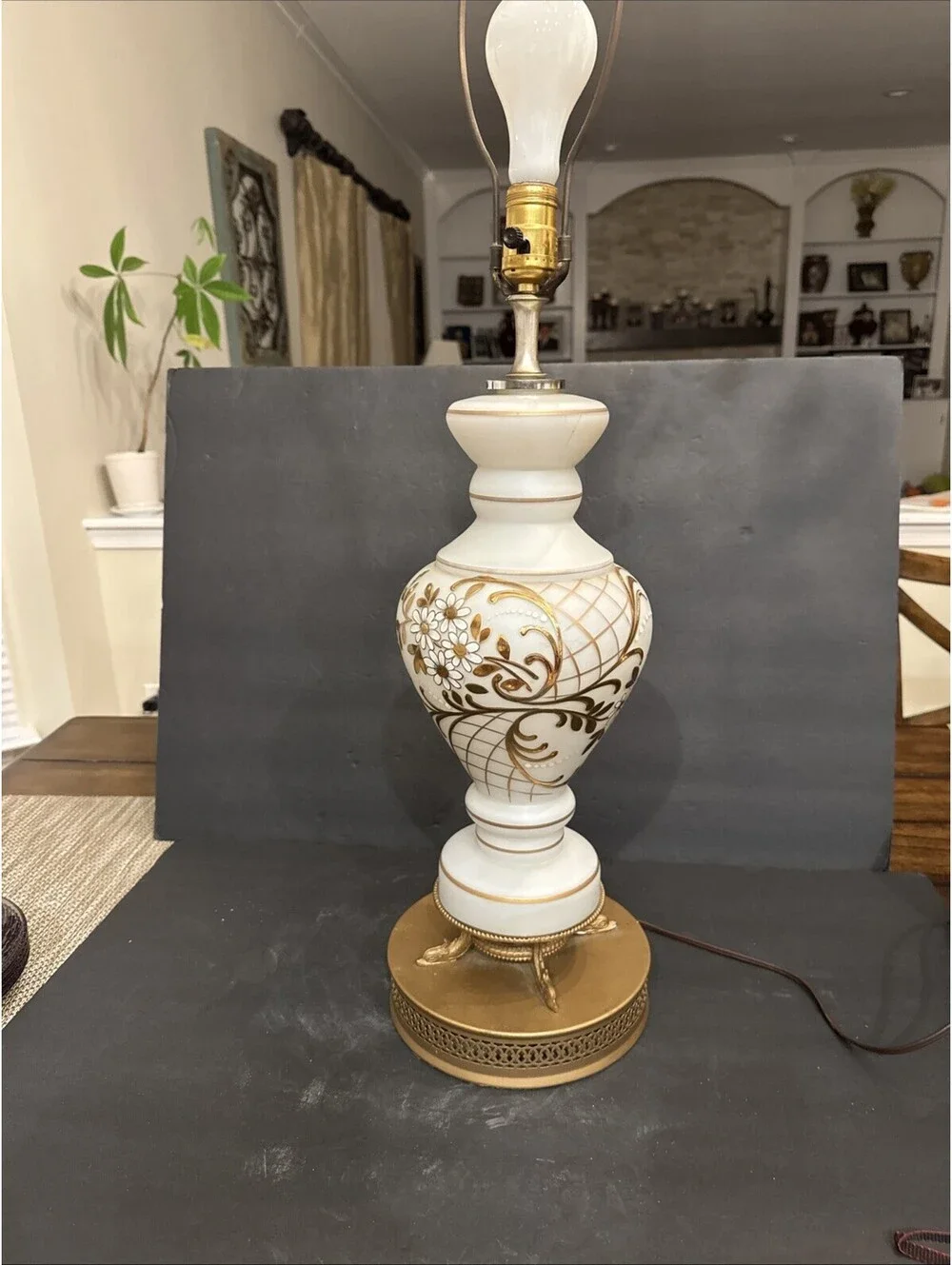 Hollywood Regency 34” Hand Painted Glass Table Lamp w/ Gold Floral Design Gorg